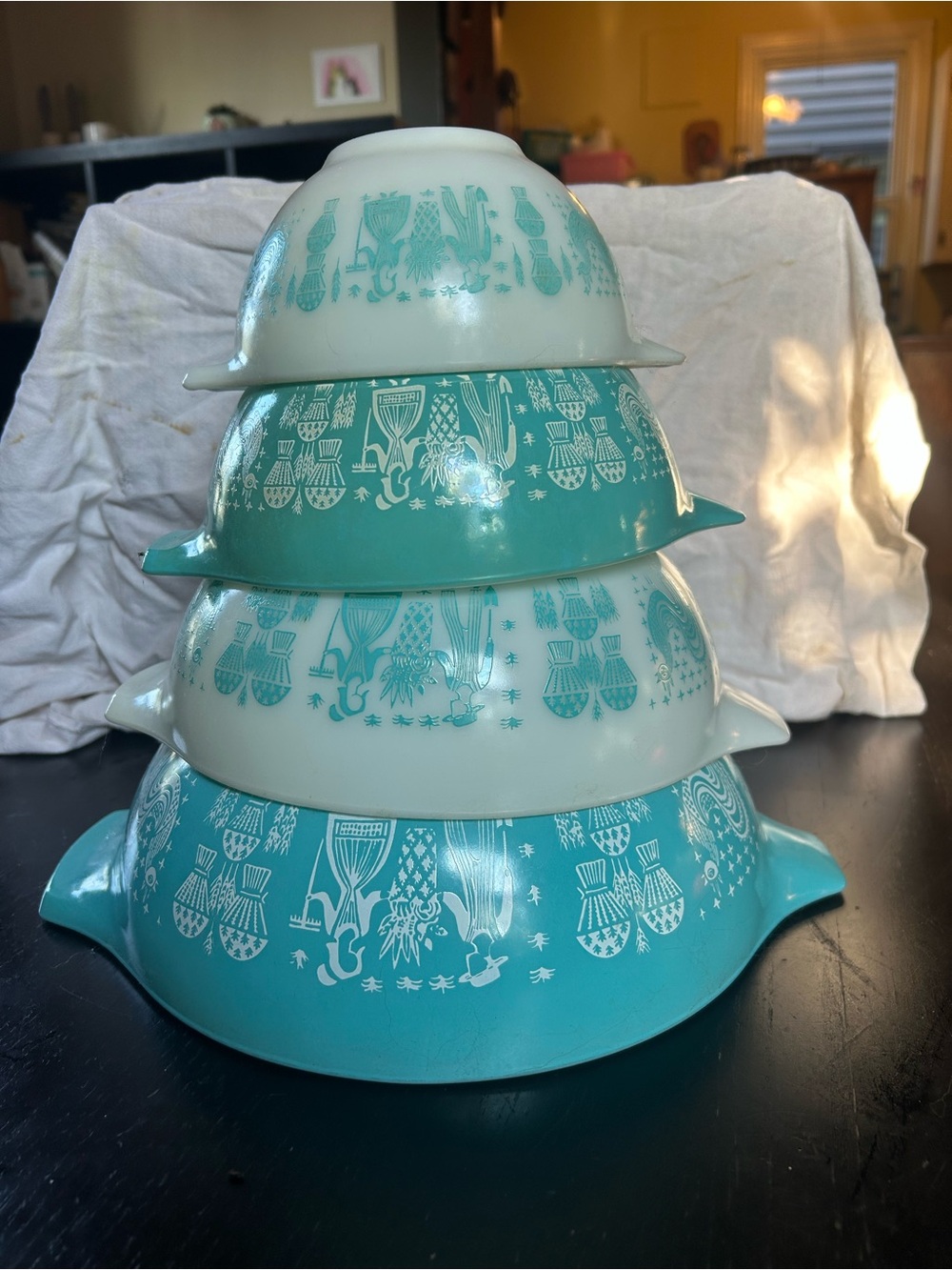 Amish Butterprint Pyrex Cinderella bowls- Set of 4
